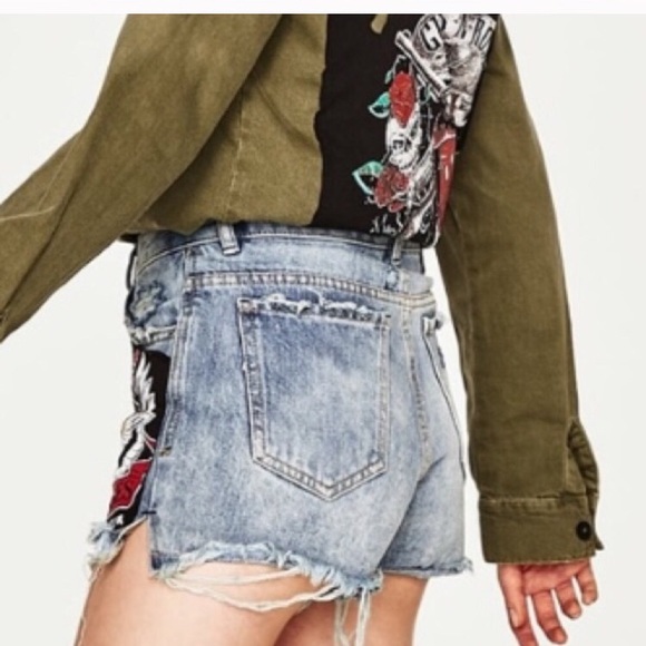 Zara Gun’s & Roses Ripped Shorts - Picture 2 of 2